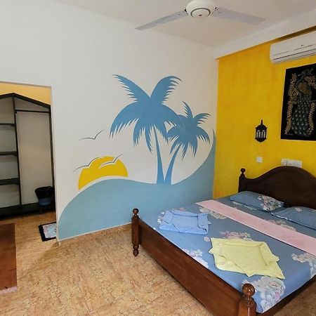 Malika'S Yellow House Hikkaduwa Extérieur photo